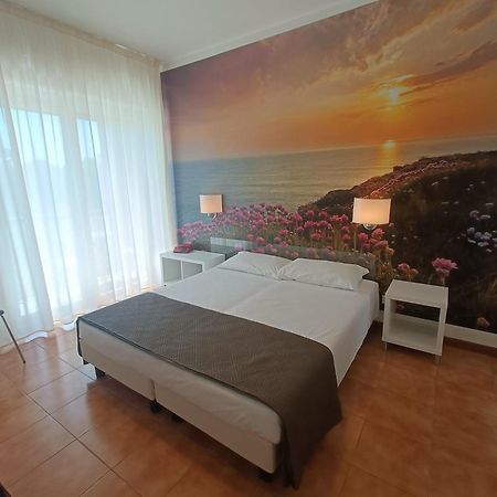 Hotel Merano กราโด ภายนอก รูปภาพ