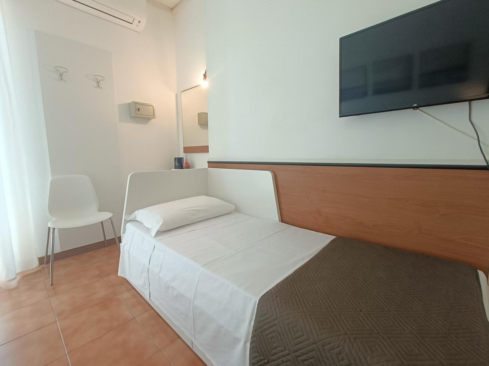Hotel Merano กราโด ภายนอก รูปภาพ